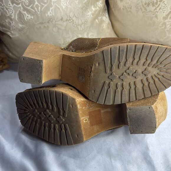 (Z1) Bakers Vintage Y2k Chunky ShoesLeather clogs with studs size 10 B - Picture 7 of 9